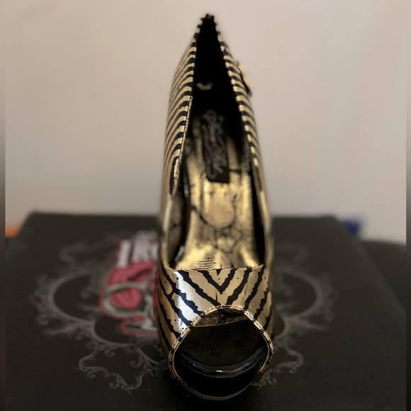 Iron Fist Ladies Hands Off Platform: Gold size 5 - Picture 9 of 15